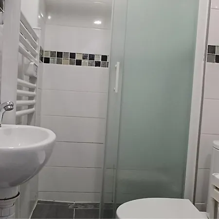 Studio Aeroport D' Orly, Location De Parking, En 5 Mn En Voiture Ou A 2 Stations En Bus 191-100 Ou Taxis 12-13 Euros, A 2 Min A Pied Des Magasins Et Restaurants Proche Paris Et De La Gare C Et D Possibilite De Venir Tres Tard Et Partir Tres Tot Athis-Mons Exterior foto