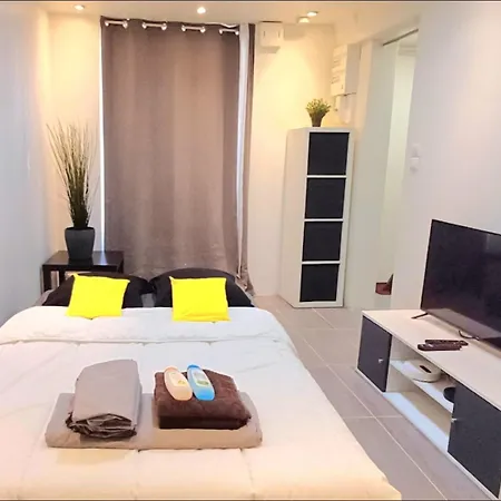 Studio Aeroport D' Orly, Location De Parking, En 5 Mn En Voiture Ou A 2 Stations En Bus 191-100 Ou Taxis 12-13 Euros, A 2 Min A Pied Des Magasins Et Restaurants Proche Paris Et De La Gare C Et D Possibilite De Venir Tres Tard Et Partir Tres Tot Athis-Mons Exterior foto