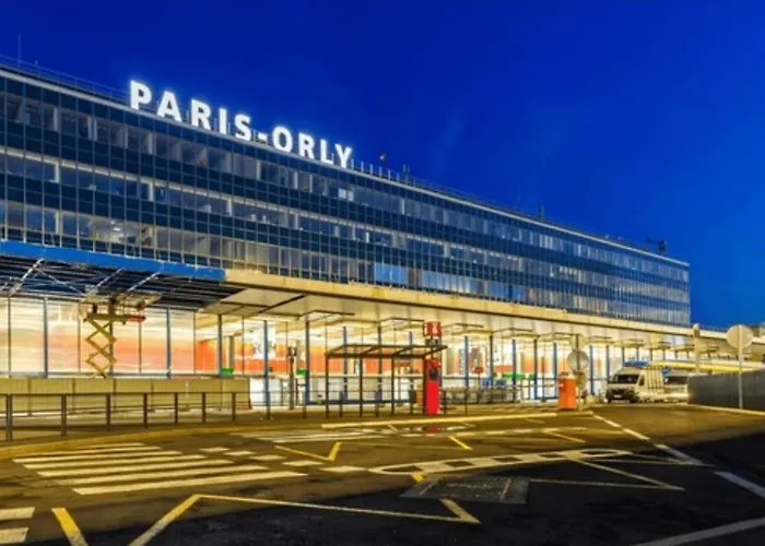Studio Aeroport D\' Orly, Location De Parking, En 5 Mn En Voiture Ou A 2 Stations En Bus 191-100 Ou Taxis 12-13 Euros, A 2 Min A Pied Des Magasins Et Restaurants Proche Paris Et De La Gare C Et D Possibilite De Venir Tres Tard Et Partir Tres Tot