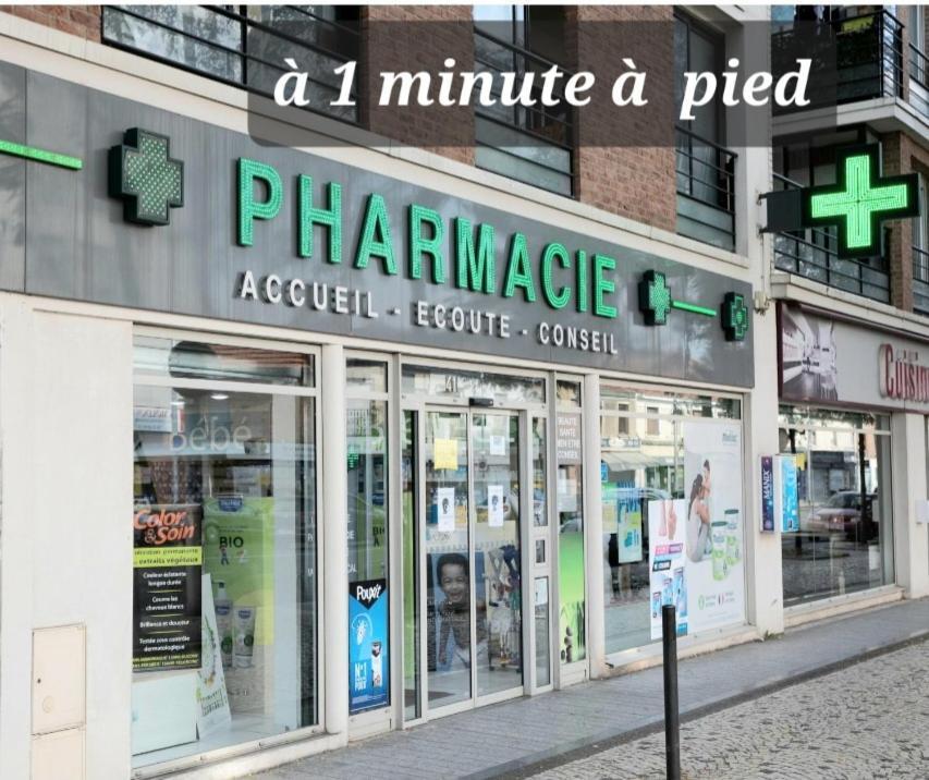 Apartment Aeroport D' Orly, Location De Parking, En 5 Mn En Voiture Ou A 2 Stations En Bus 191-100 Ou Taxis 12-13 Euros, A 2 Min A Pied Des Magasins Et Restaurants Proche Paris Et De La Gare C Et D Possibilite De Venir Tres Tard Et Partir Tres Tot *